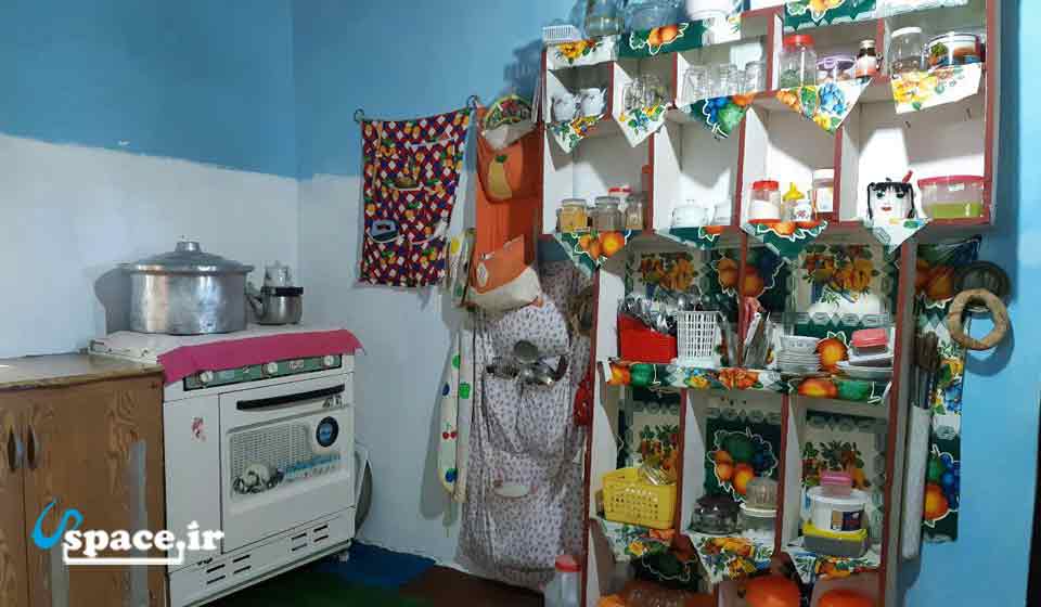 آشپزخانه اقامتگاه بوم گردی تیساپه - روستای طویدره  - کلاردشت - مازندران